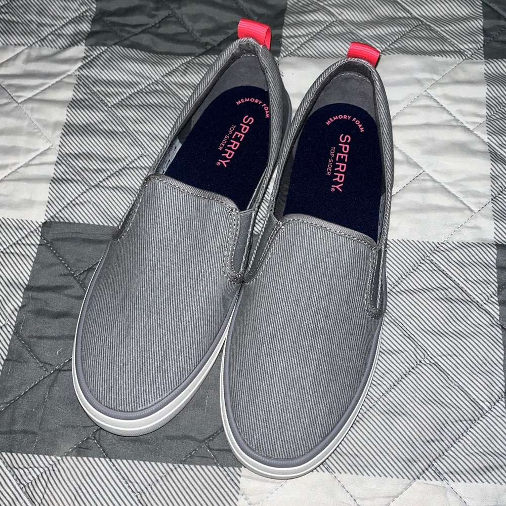 New Women’s Sperry’s slip on shoes size 7